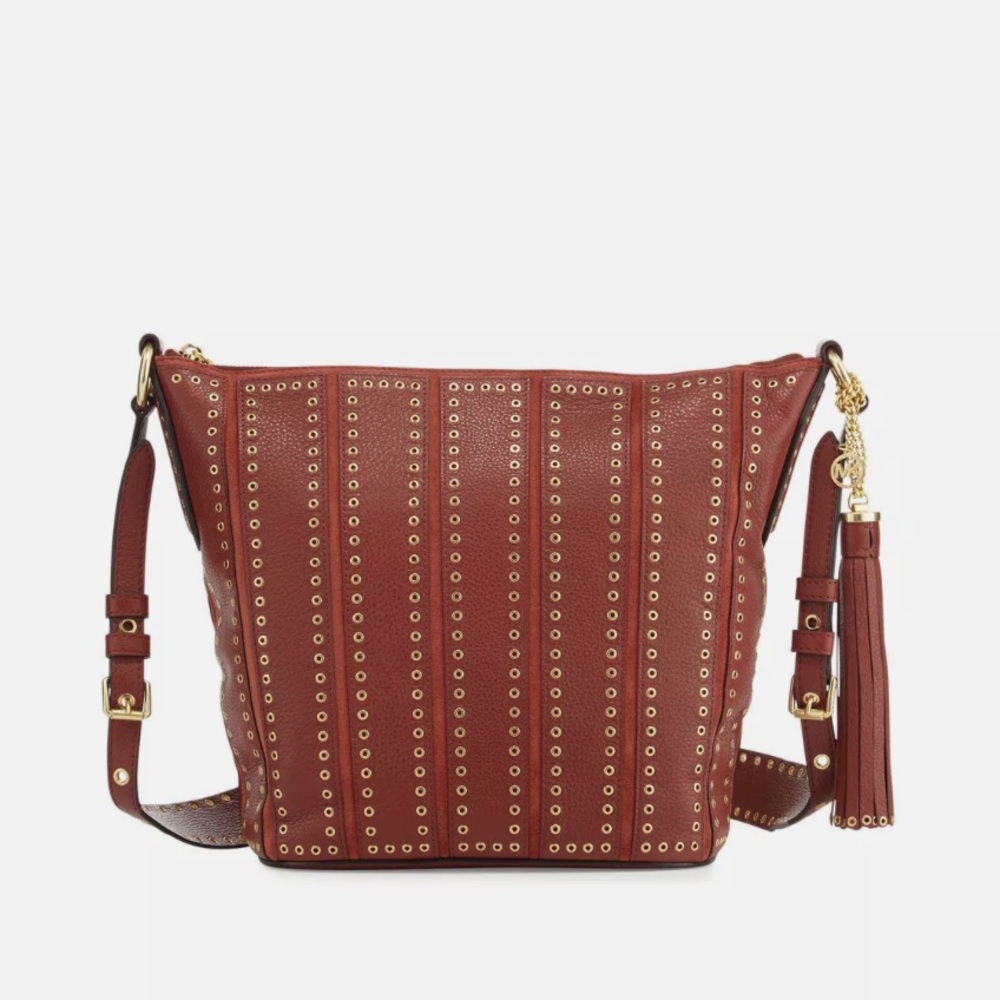 MICHAEL KORS BROOKLYN Grommet
Medium Leather Feed Bag Tote Brick